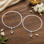 Load image into Gallery viewer, Taraash Single Line Designer Ending with Heart Charm 925 Sterling Silver Anklet For Women AN0549S