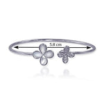 Load image into Gallery viewer, Taraash 925 Sterling Silver Mother Of Pearls Floral Bangle For Women - Taraash