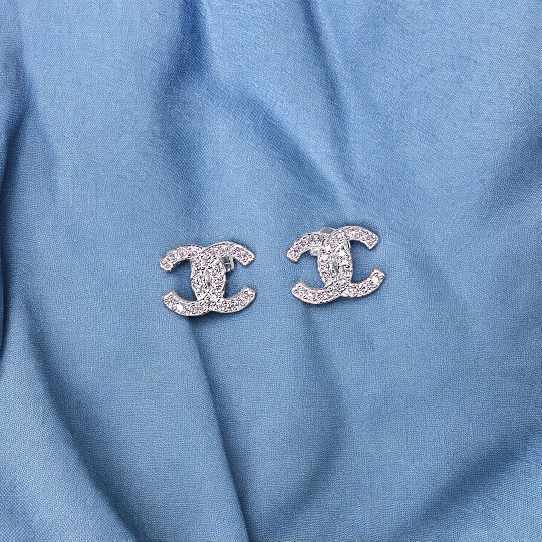 925 Sterling Silver Interlocking ?ÇÿC?ÇÖ Design Earrings CZ Stud Earrings for Women / Girls - Taraash