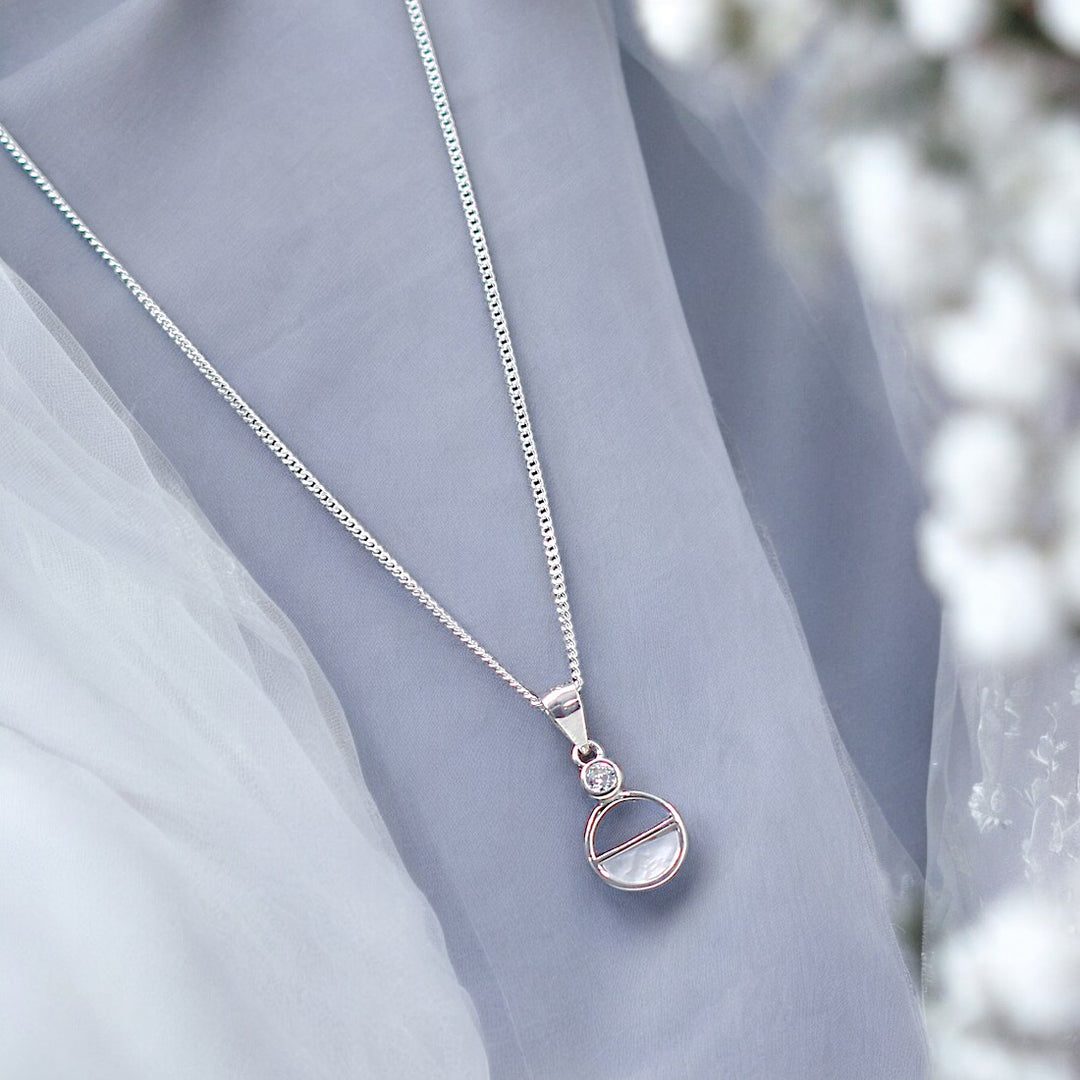 925 Sterling Silver Round Pendant & Chain for Women.