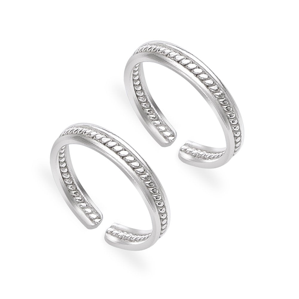 Taraash toe ring in silver