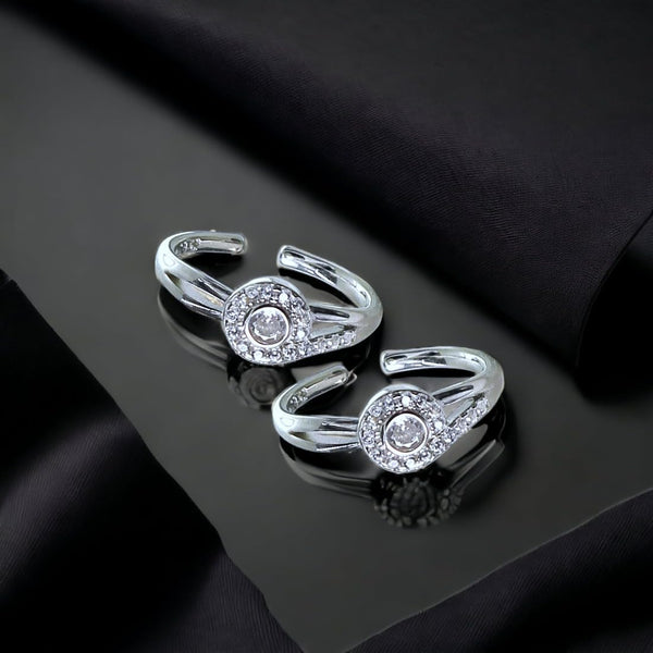 Taraash toe ring in silver