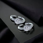 Taraash toe ring in silver