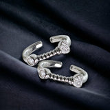 Taraash toe ring in silver