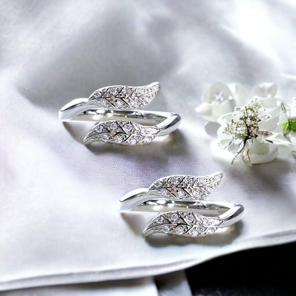Taraash toe ring in silver