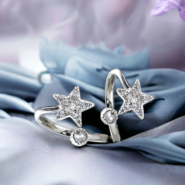 Taraash toe ring in silver