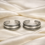 Load image into Gallery viewer, Taraash 925 Silver Antique Stylish Design Toe Ring For Women