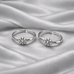 Load image into Gallery viewer, Taraash 925 Sterling Silver Simple Floral toe ring for women LR0855S