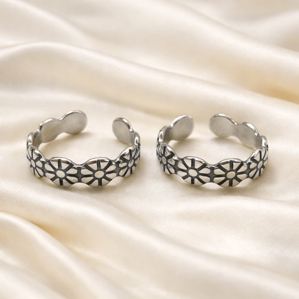 Taraash 925 Sterling Silver Antique Floral Design Toe Ring For Women LR1173A
