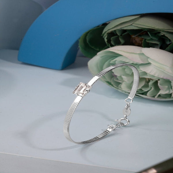 Blisse Allure Luxury Silver Bracelet with Emerald - Cut Diamond - Taraash