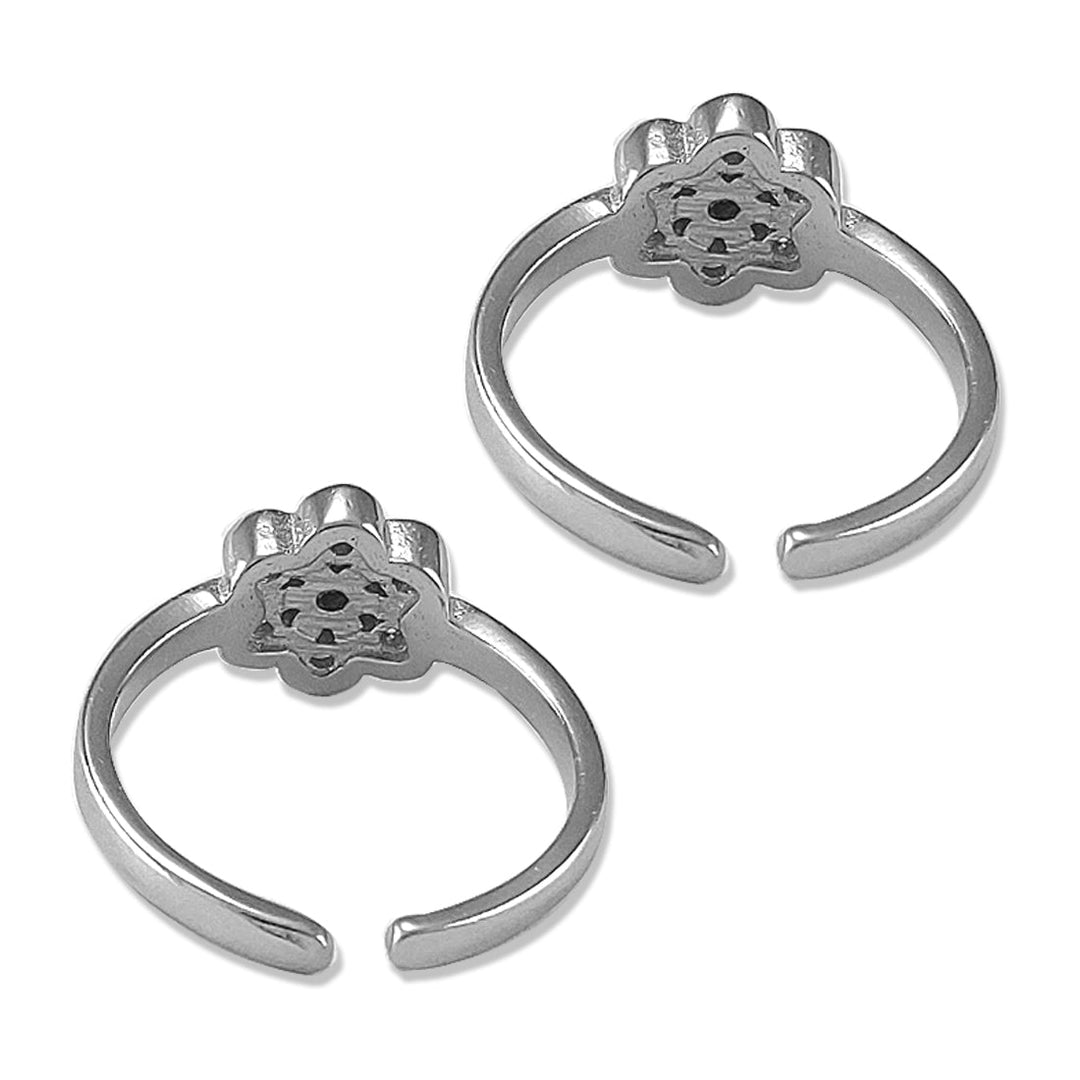 Taraash 925 Silver Floral White CZ Toe Ring For Women - Taraash