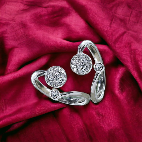Taraash toe ring in silver